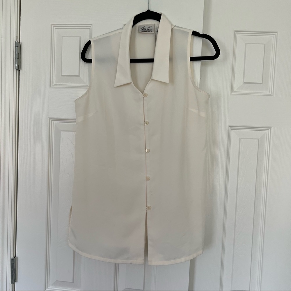 Kathie Lee Collection Button Down Blouse w Tie in Back and Collar Size L